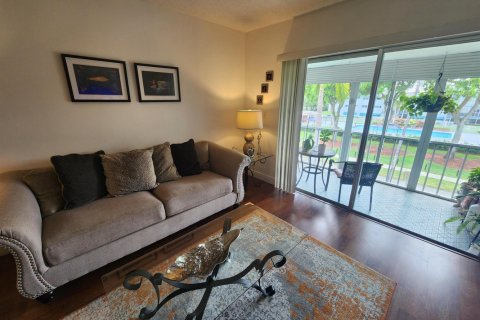 Condo in Hollywood, Florida, 1 bedroom  № 2260955 - photo 14