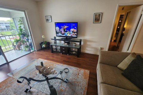 Condo in Hollywood, Florida, 1 bedroom  № 2260955 - photo 15