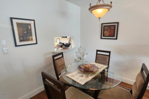 Condo in Hollywood, Florida, 1 bedroom  № 2260955 - photo 11