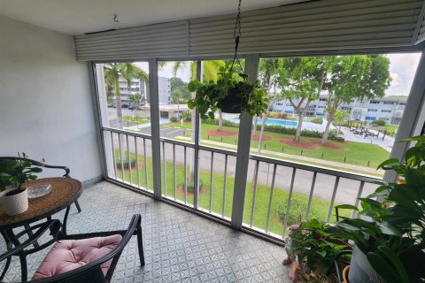 Condo in Hollywood, Florida, 1 bedroom  № 2260955 - photo 27