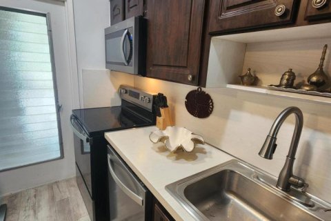 Condo in Hollywood, Florida, 1 bedroom  № 2260955 - photo 7