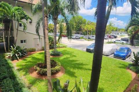 Condo in Hollywood, Florida, 1 bedroom  № 2260955 - photo 4