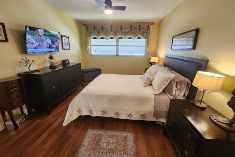 Condo in Hollywood, Florida, 1 bedroom  № 2260955 - photo 18