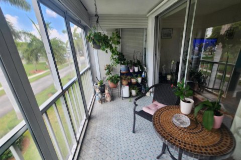 Condo in Hollywood, Florida, 1 bedroom  № 2260955 - photo 28