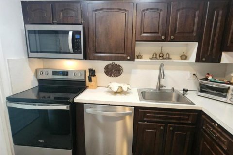 Condo in Hollywood, Florida, 1 bedroom  № 2260955 - photo 6