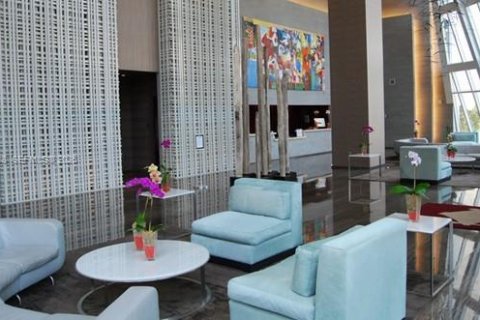 Condo in Hallandale Beach, Florida, 2 bedrooms  № 2052939 - photo 21