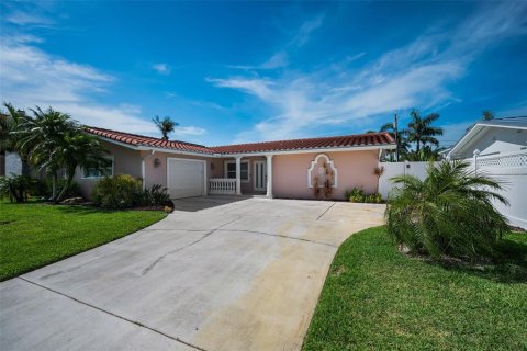 Villa ou maison à vendre à Belleair Beach, Floride: 3 chambres, 181.62 m2 № 2220927 - photo 11