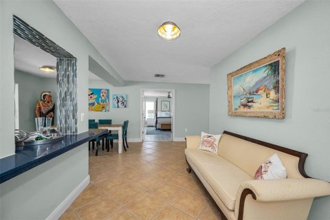 Villa ou maison à vendre à Belleair Beach, Floride: 3 chambres, 181.62 m2 № 2220927 - photo 25