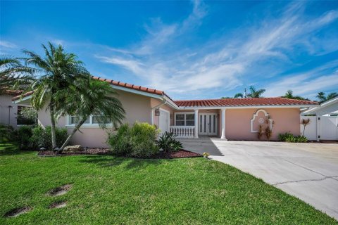 Villa ou maison à vendre à Belleair Beach, Floride: 3 chambres, 181.62 m2 № 2220927 - photo 18