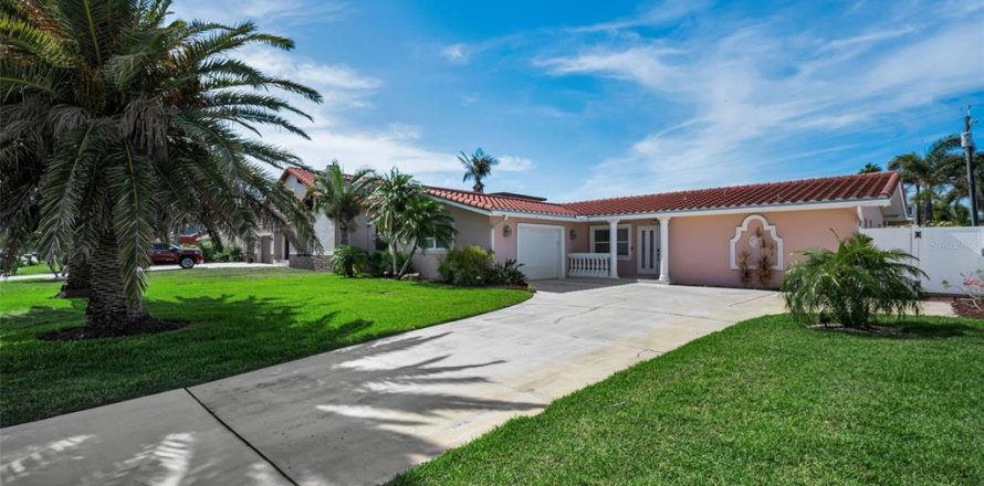 Villa ou maison à Belleair Beach, Floride 3 chambres, 181.62 m2 № 2220927