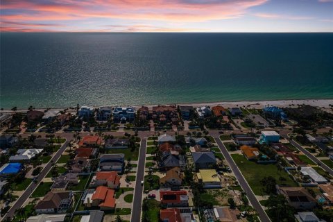 Villa ou maison à vendre à Belleair Beach, Floride: 3 chambres, 181.62 m2 № 2220927 - photo 2
