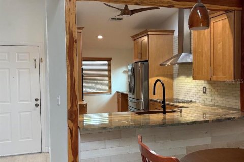 House in Tarpon Springs, Florida 3 bedrooms, 125.42 sq.m. № 2239373 - photo 14