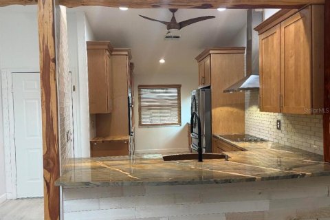 House in Tarpon Springs, Florida 3 bedrooms, 125.42 sq.m. № 2239373 - photo 9