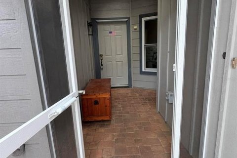 House in Tarpon Springs, Florida 3 bedrooms, 125.42 sq.m. № 2239373 - photo 3