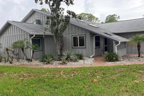 House in Tarpon Springs, Florida 3 bedrooms, 125.42 sq.m. № 2239373