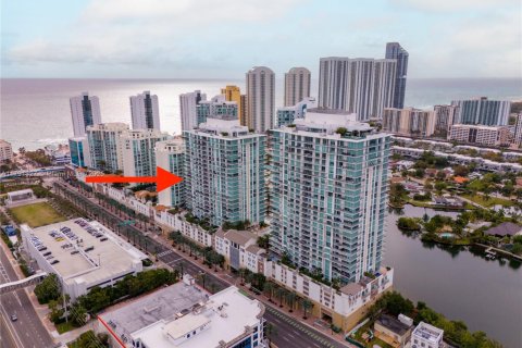 Condominio en venta en Sunny Isles Beach, Florida, 3 dormitorios, 175.77 m2 № 1731993 - foto 20