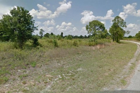 Terreno en venta en North Port, Florida № 2228772 - foto 2