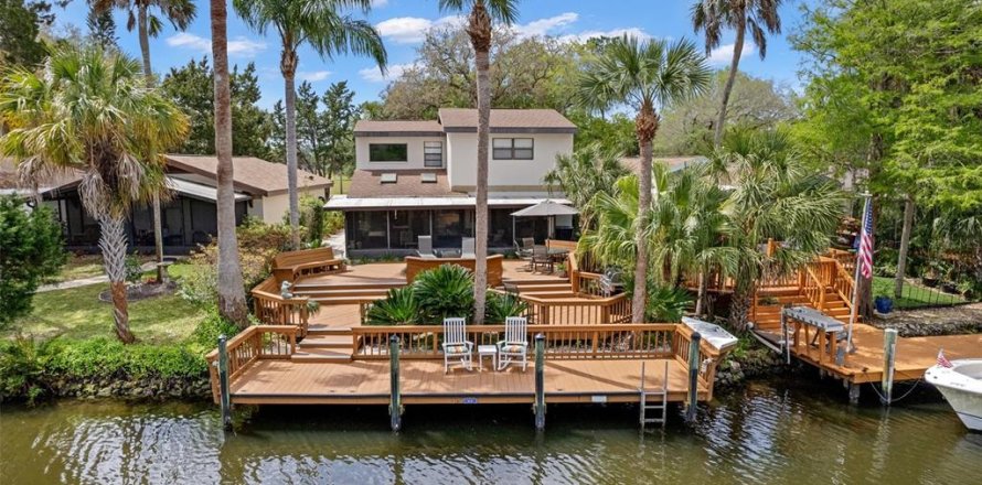 Casa en Homosassa, Florida 2 dormitorios, 204.29 m2 № 1781316