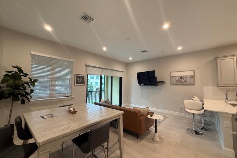 Touwnhouse à louer à Sarasota, Floride: 3 chambres, 162.11 m2 № 2419276 - photo 10
