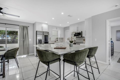 Casa en venta en Hollywood, Florida, 4 dormitorios, 152.55 m2 № 2040626 - foto 8