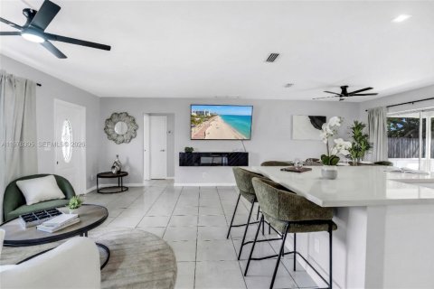 Casa en venta en Hollywood, Florida, 4 dormitorios, 152.55 m2 № 2040626 - foto 9