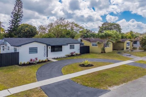 Casa en venta en Hollywood, Florida, 4 dormitorios, 152.55 m2 № 2040626 - foto 4