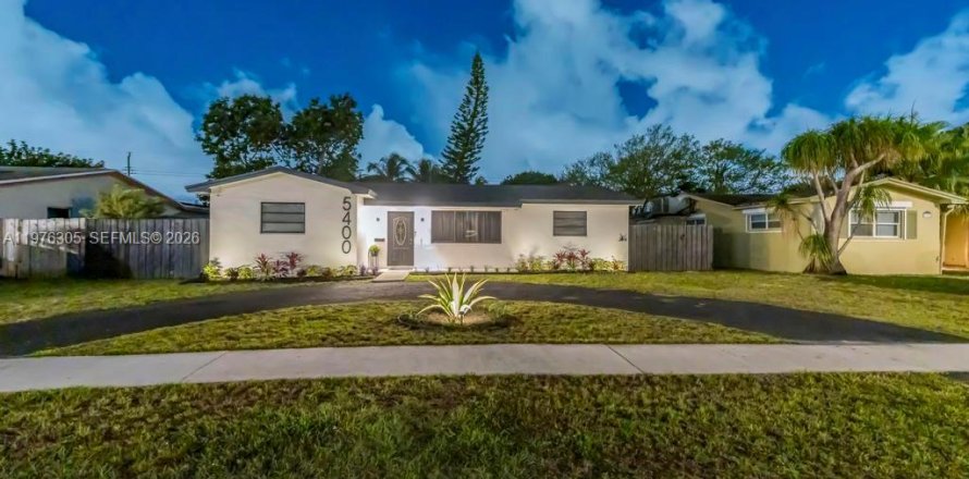 Casa en Hollywood, Florida 4 dormitorios, 152.55 m2 № 2040626