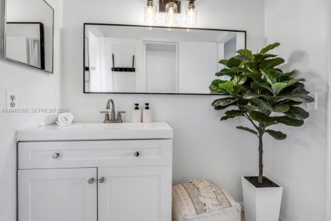 Casa en venta en Hollywood, Florida, 4 dormitorios, 152.55 m2 № 2040626 - foto 16