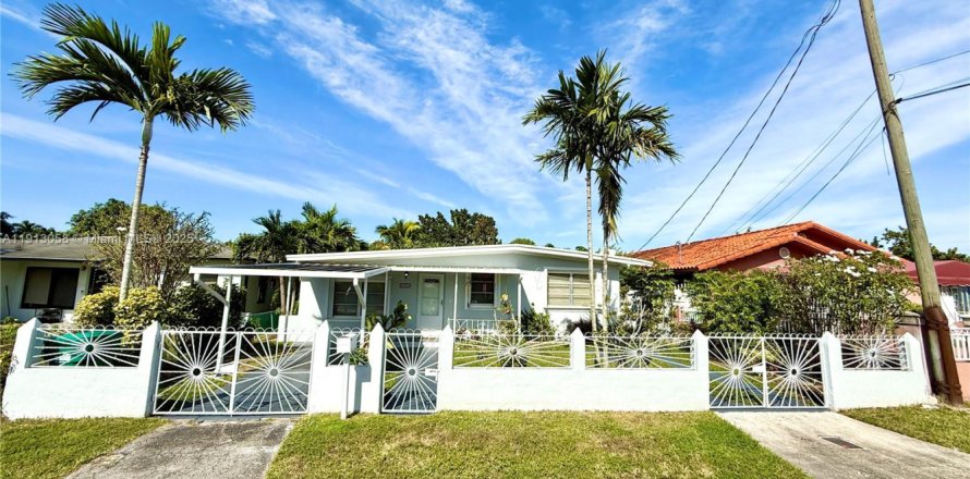 Casa en Miami, Florida 3 dormitorios, 112.97 m2 № 1968597