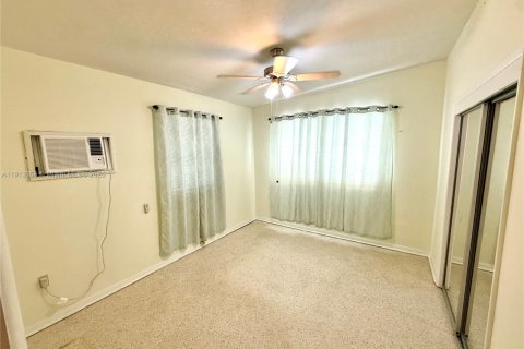 Casa en venta en Miami, Florida, 3 dormitorios, 112.97 m2 № 1968597 - foto 9