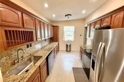 Casa en venta en Miami, Florida, 3 dormitorios, 112.97 m2 № 1968597 - foto 4