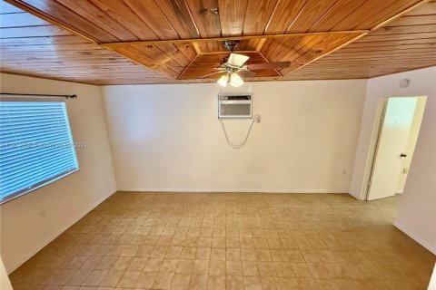 Casa en venta en Miami, Florida, 3 dormitorios, 112.97 m2 № 1968597 - foto 7