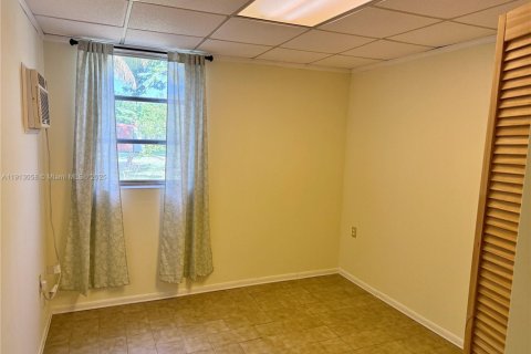 Casa en venta en Miami, Florida, 3 dormitorios, 112.97 m2 № 1968597 - foto 11