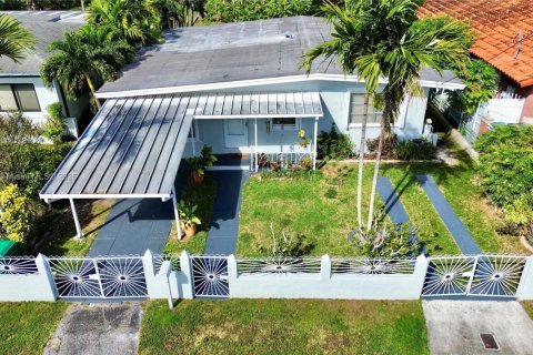 Casa en venta en Miami, Florida, 3 dormitorios, 112.97 m2 № 1968597 - foto 2