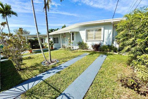 Casa en venta en Miami, Florida, 3 dormitorios, 112.97 m2 № 1968597 - foto 3