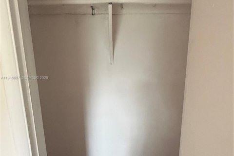 Снять в аренду квартиру в Майами, Флорида 1 спальня, 66.89м2, № 2004534 - фото 11