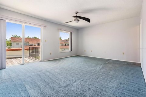 Townhouse in Dunedin, Florida 3 bedrooms, 144.74 sq.m. № 1657228 - photo 12