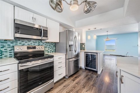 Townhouse in Dunedin, Florida 3 bedrooms, 144.74 sq.m. № 1657228 - photo 7