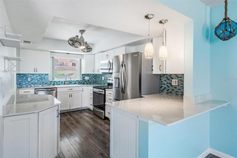 Townhouse in Dunedin, Florida 3 bedrooms, 144.74 sq.m. № 1657228 - photo 3
