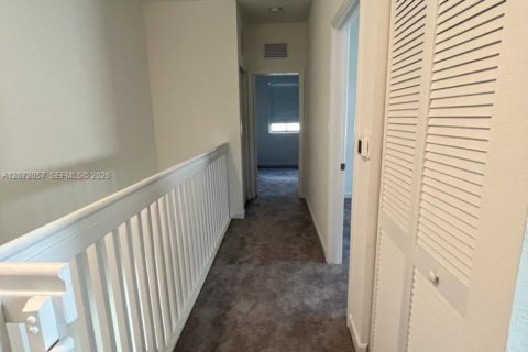 Townhouse in Miami, Florida 3 bedrooms, 147.44 sq.m. № 2305729 - photo 15