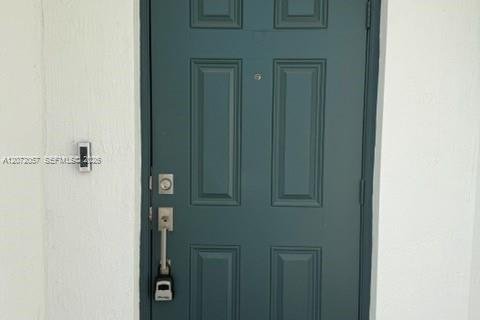 Townhouse in Miami, Florida 3 bedrooms, 147.44 sq.m. № 2305729 - photo 7