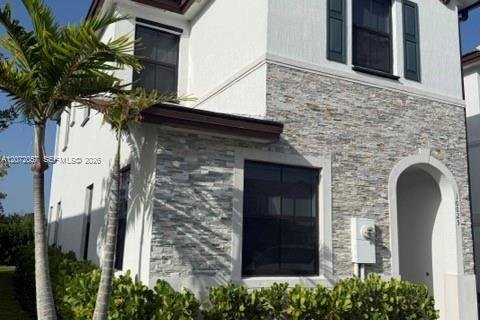 Townhouse in Miami, Florida 3 bedrooms, 147.44 sq.m. № 2305729 - photo 6