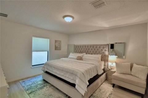 House in Lakeland, Florida 5 bedrooms, 217.02 sq.m. № 1659552 - photo 19