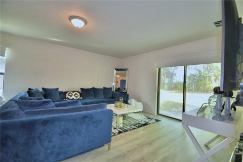House in Lakeland, Florida 5 bedrooms, 217.02 sq.m. № 1659552 - photo 10