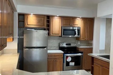 Condominio en alquiler en Miami, Florida, 3 dormitorios, 86.4 m2 № 1993018 - foto 17