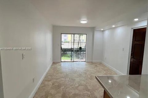 Condominio en alquiler en Miami, Florida, 3 dormitorios, 86.4 m2 № 1993018 - foto 1
