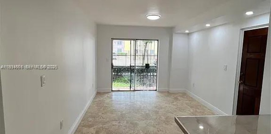 Condominio en Miami, Florida, 3 dormitorios  № 1993018