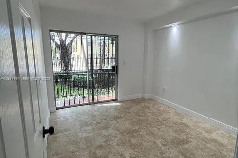 Condominio en alquiler en Miami, Florida, 3 dormitorios, 86.4 m2 № 1993018 - foto 28