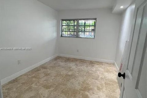 Condominio en alquiler en Miami, Florida, 3 dormitorios, 86.4 m2 № 1993018 - foto 7