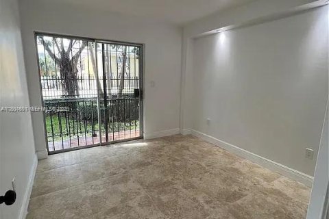 Condominio en alquiler en Miami, Florida, 3 dormitorios, 86.4 m2 № 1993018 - foto 27